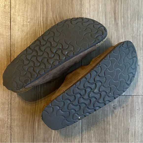 Birkenstock Arizona Sandals - Picture 2 of 6